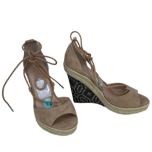 Charles by Charles David Tan Suede Wrap Around Peep Toe Wedge Espadrilles 8 1/2M - Picture 1 of 13